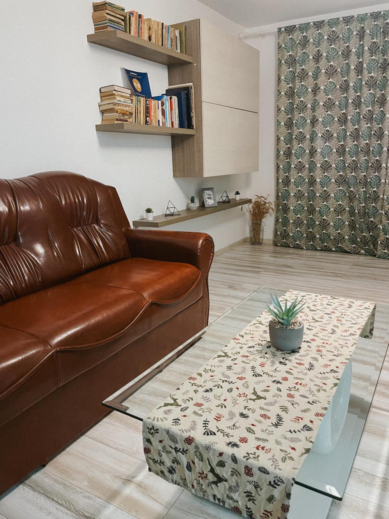Good Vibes Apartment Câmpulung Moldovenesc Extérieur photo